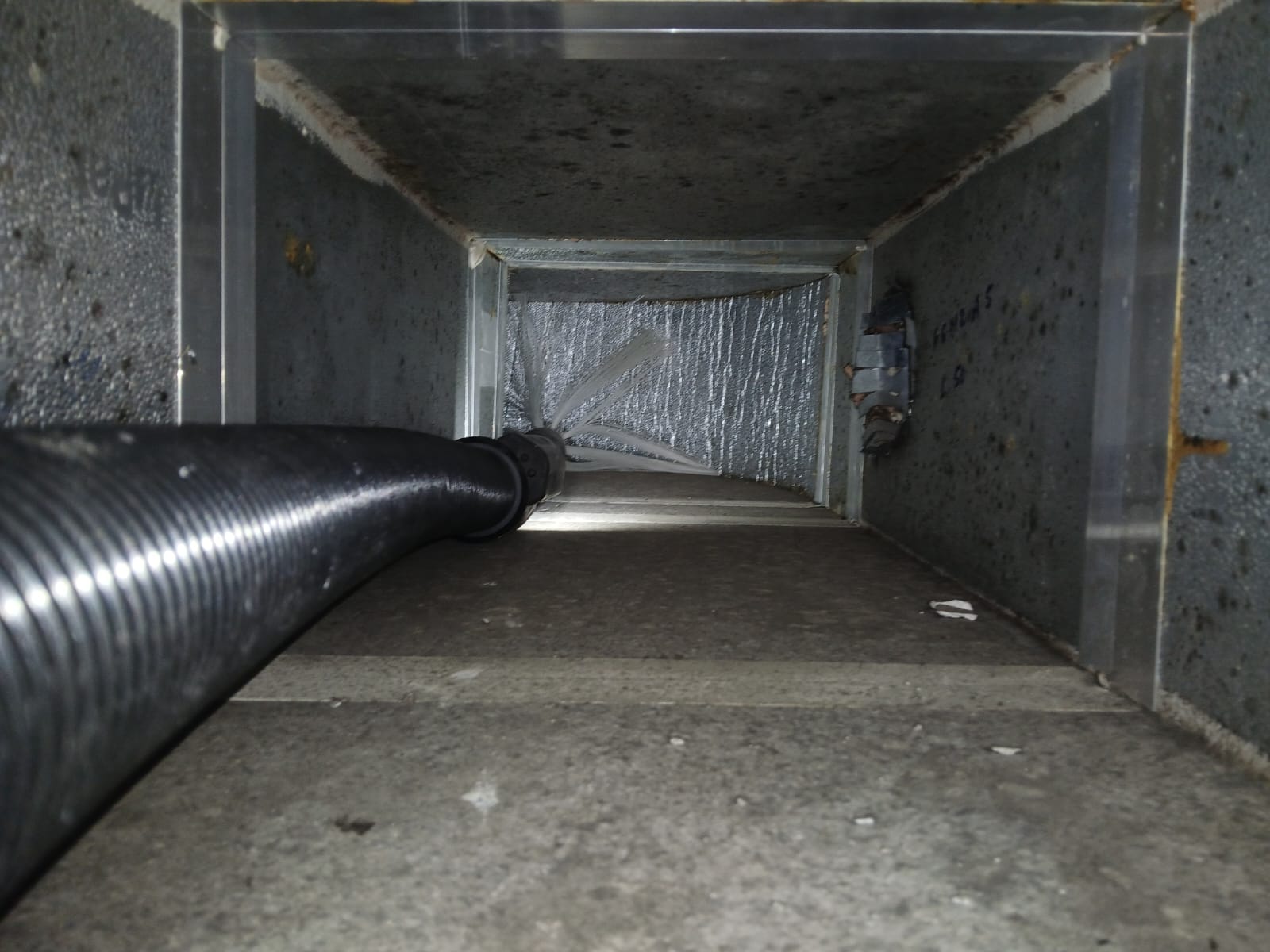 HVAC duct cleaning service